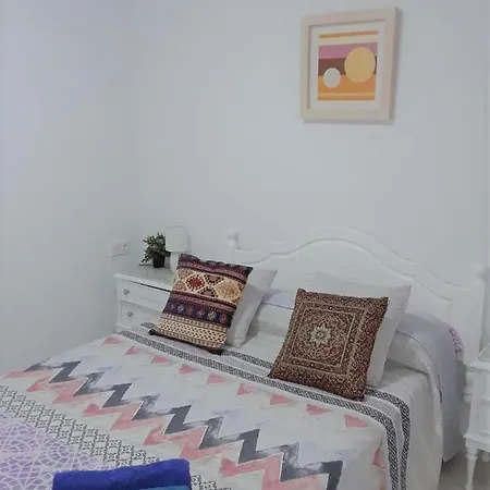 Apartamento Stunning 2 Bedroom Fully Refurbished With Air-conditioning Alicante