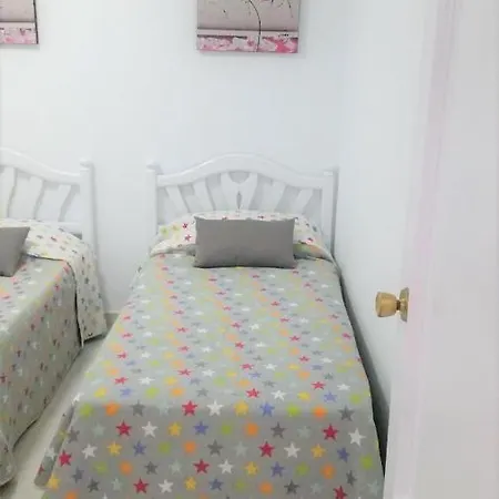 Stunning 2 Bedroom Fully Refurbished With Air-conditioning